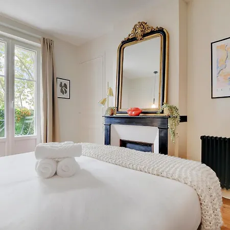 Luxury Flat By Les Maisons De Charloc Homes Paris
