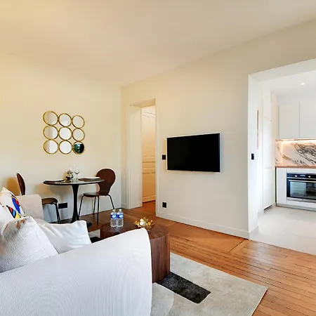 Luxury Flat By Les Maisons De Charloc Homes Parijs