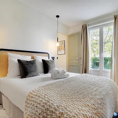 Apartment Luxury Flat By Les Maisons De Charloc Homes