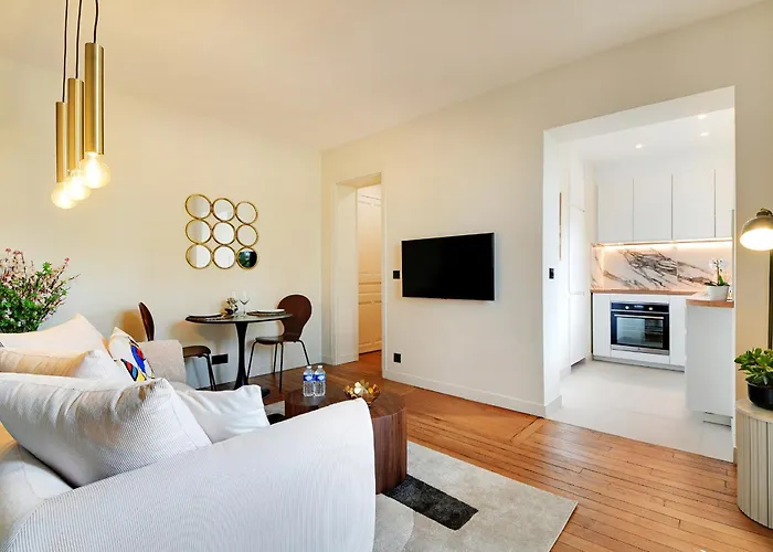 Luxury Flat By Les Maisons De Charloc Homes París